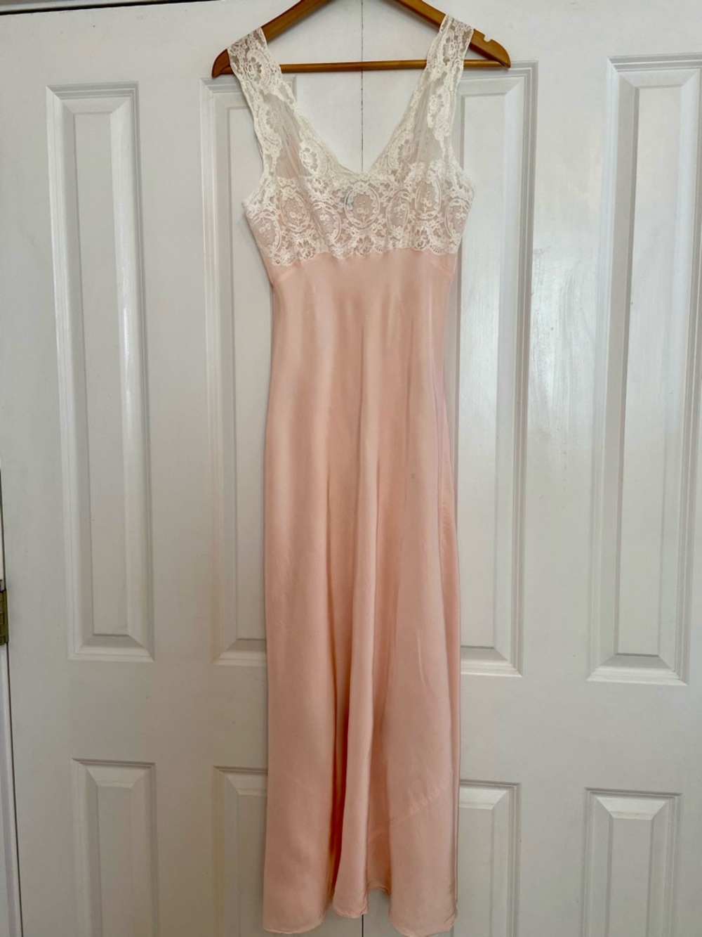 Vintage 1940s Lace Rayon Bias Slip Long Nightgown Gown in Blush Ballet Pink